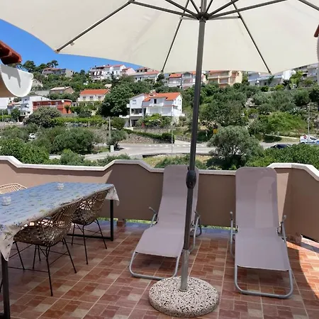 Апартаменты Penthouse Damjan